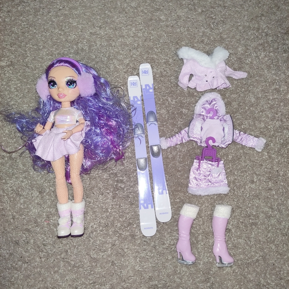 Rainbow High Winter Break Doll Purple Hair Skis Extra Outfit Boots RH MGA